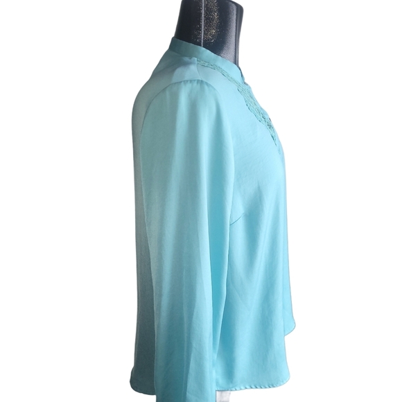 Forever 21 Contemporary Aqua Colored Lace Detailed Shirt M - Picture 4 of 7